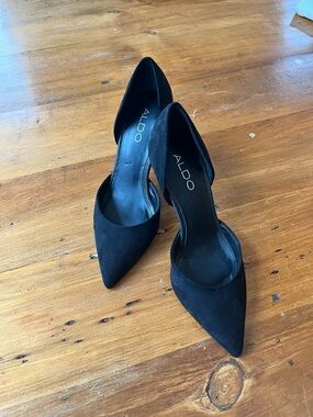 ALDO Black Pointed-Toe D'Orsay Heels Suede size 6